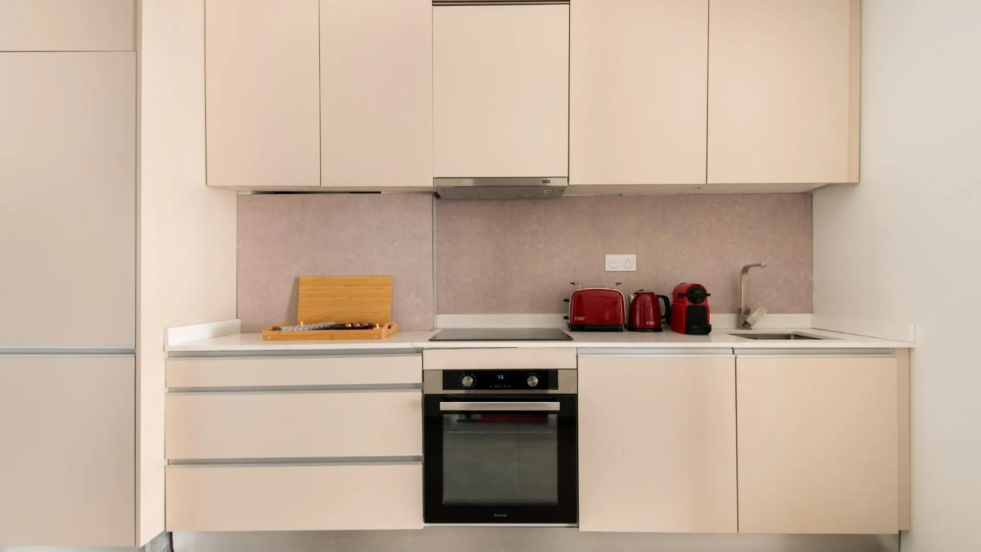 Apartment Beige Hospitalite - Ruby - Love Room - Netflix Saint-Etienne