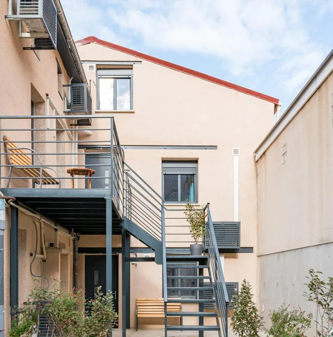 Beige Hospitalite - Ruby - Love Room - Netflix Saint-Etienne  Apartment Saint-Etienne (Loire)